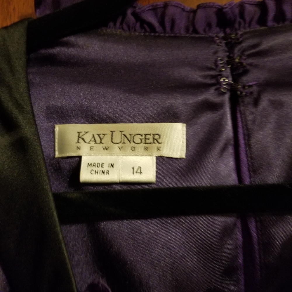 Dress - Picture 2 of 3